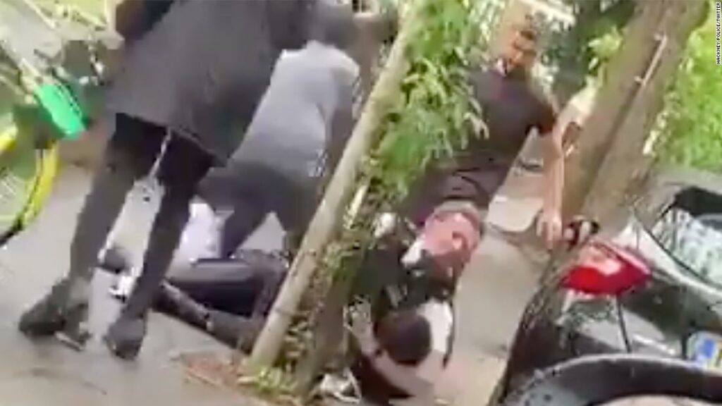 Two London police officers attacked each other in a ‘shocking’ incident
