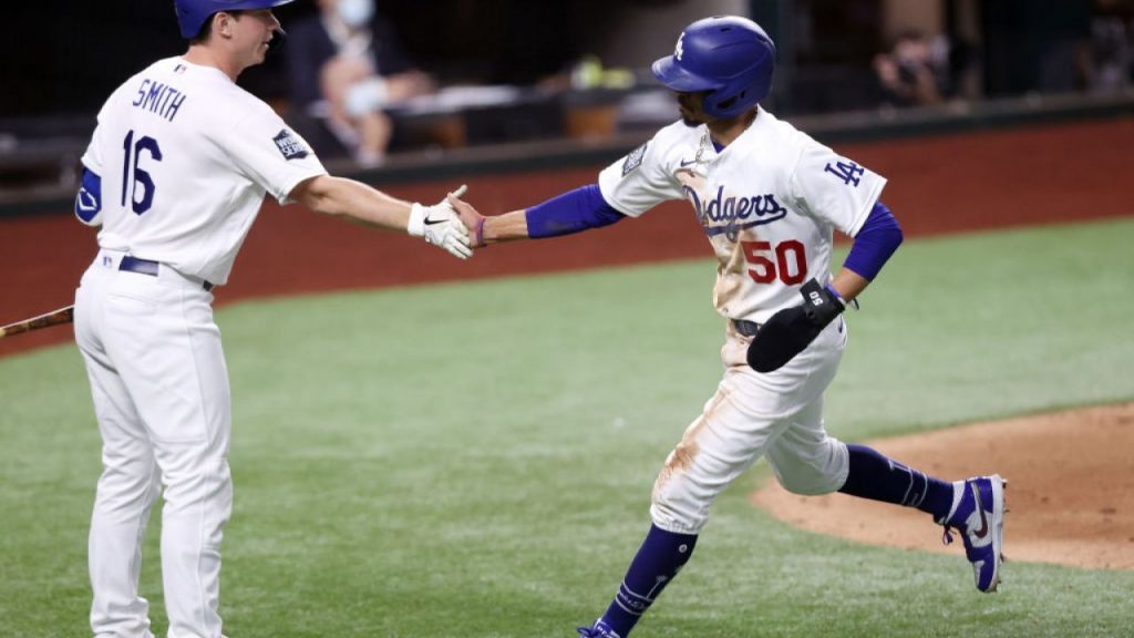 Los Angeles Superstars shine, the Dodgers lead Rise 8-3 in their opening match at WS