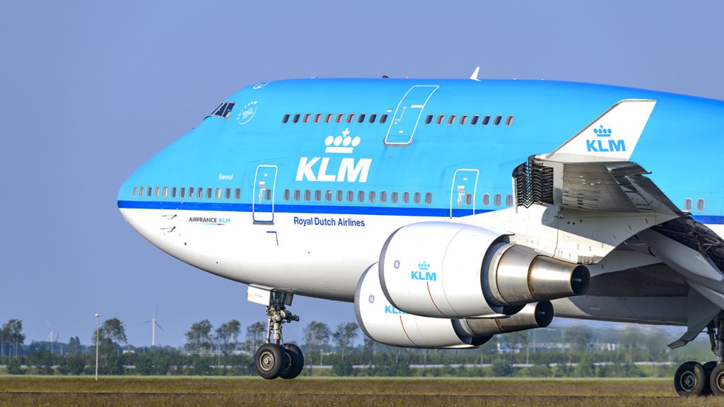Dutch government halts KLM bailout amid a crisis over conditions