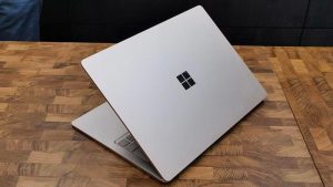 surface laptop 3 13 back closing