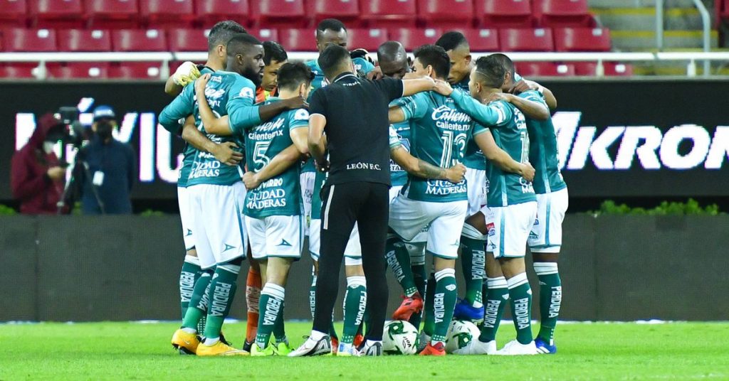 Chivas vs. Lyon: It was this wonderful play by Joel Campbell and Fernando Navarro to open the scoring in the first leg of the Liga MX semifinals