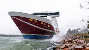 "Viking Grace" in the Baltic Sea: the ferry runs off Finland