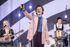 Harry Styles is learning Italian and sign language