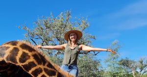 Powerful pics: The huntress shows a giraffe's heart in the pictures;  It causes anger