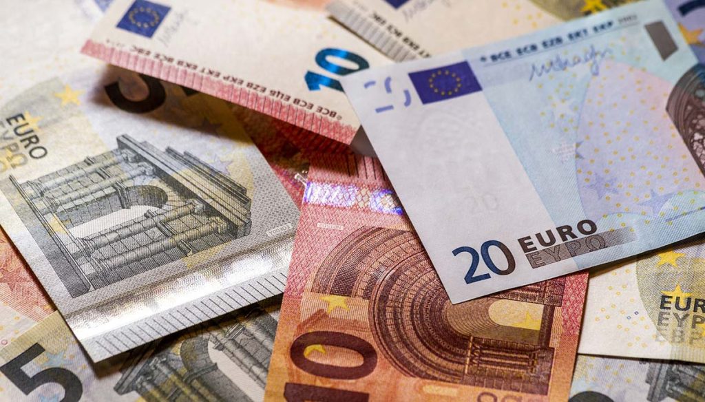 The Digital Euro Is Coming: How It Works, What The Risks And Where We Are