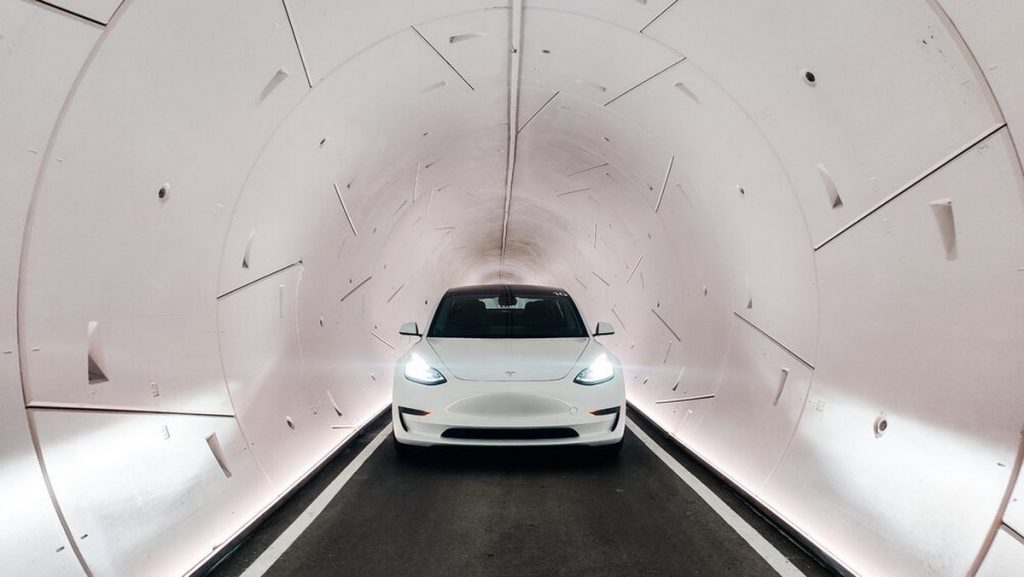 Elon Musk launched tunnels near Las Vegas, where Tesla had already accelerated to 185 km / h