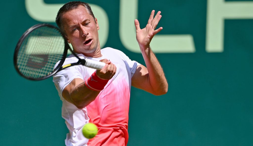 Philip Kohlschreiber moves into the quarter-finals in Halle