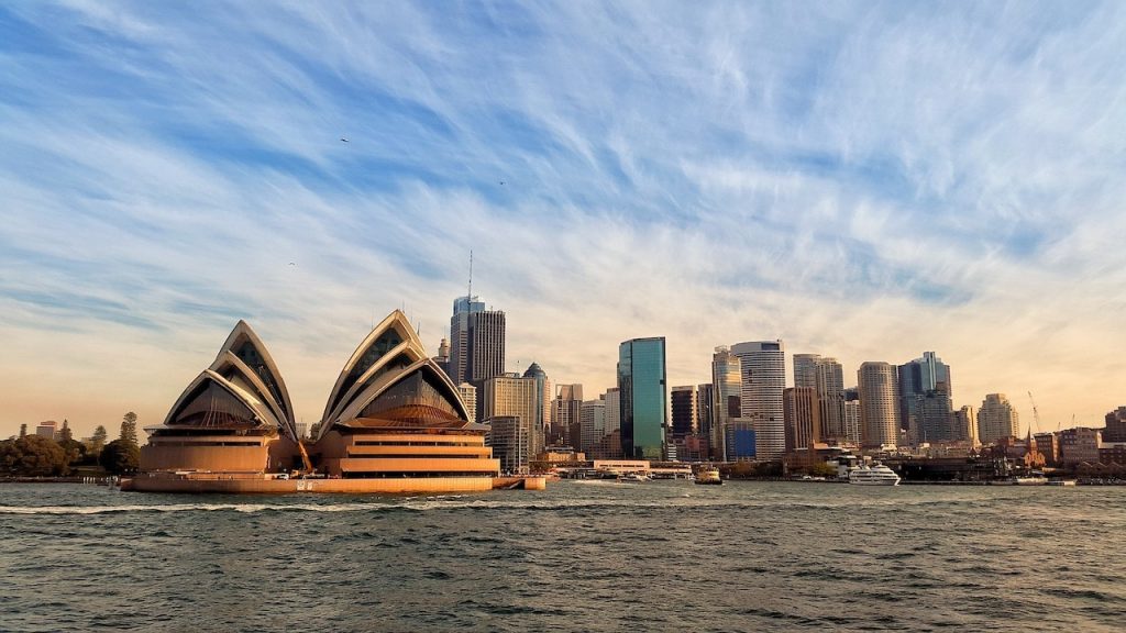 Australia opens vacancies for people who speak Spanish - Noticieros Televisa