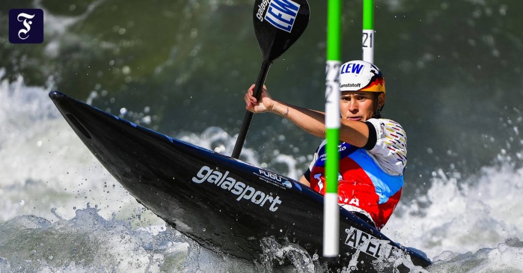 Elena Lilik wins Canadian gold at World Canoe Slalom Championships