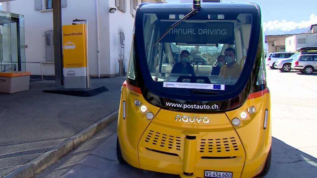 Switzerland pushes ahead with self-driving buses