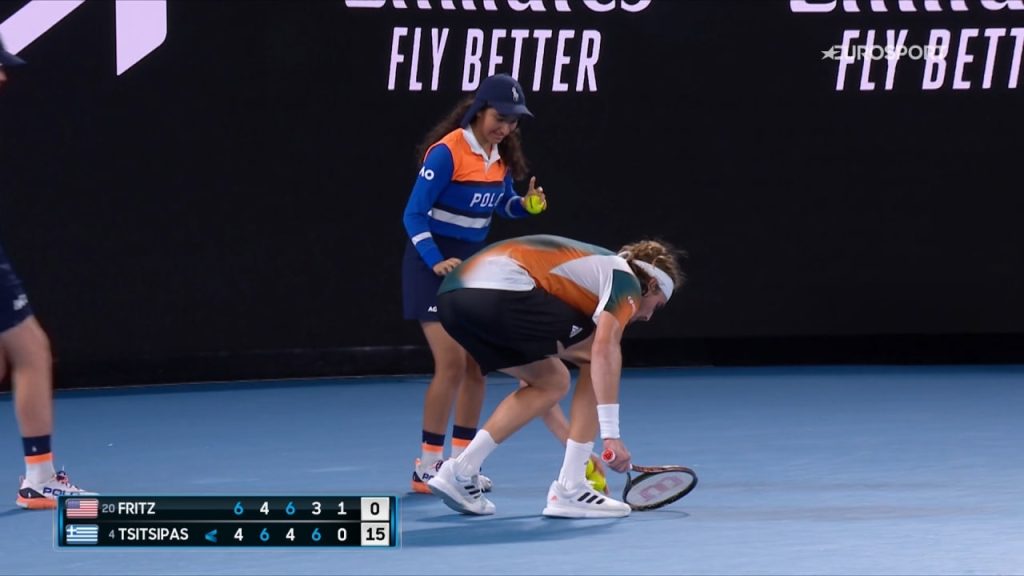 Australian Open: Stefanos Tsitsipas saves a ball girl from a cockroach - a sports mix