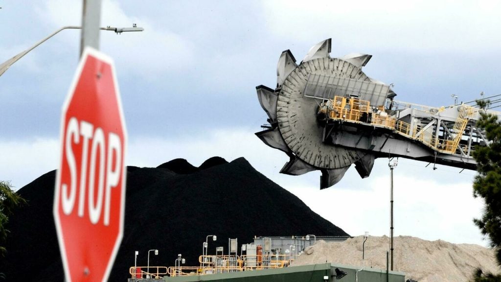 Australia shuts down its largest coal plant