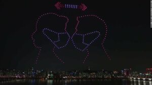 300 drones flew over Seoul to thank employees in the first place and boost coronavirus prevention measures