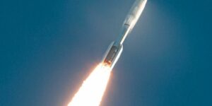 Rocket Report: SpaceX seeks 20km hop license, Why Rocket Lab funder left