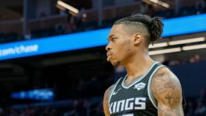 Kings' Richaun Holmes back in quarantine after leaving NBA bubble