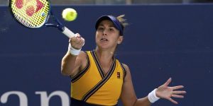 Belinda Bencic in Chicago for the past sixteen - continues Tishman