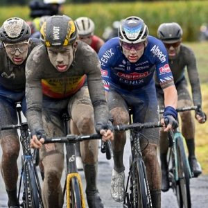 picture of text "Van der Poel and Van Aert ready for vacation in Regen-Roubaix"