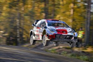 Elfyn Evans springt zum fünften Sieg