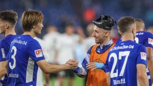 Schalke 04: Frustration with the S04 Professional - Travel more than 23,000 kilometers for free