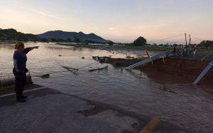 Family stranded in Australian floods