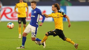 Four wins, but only two Schalke players on the field